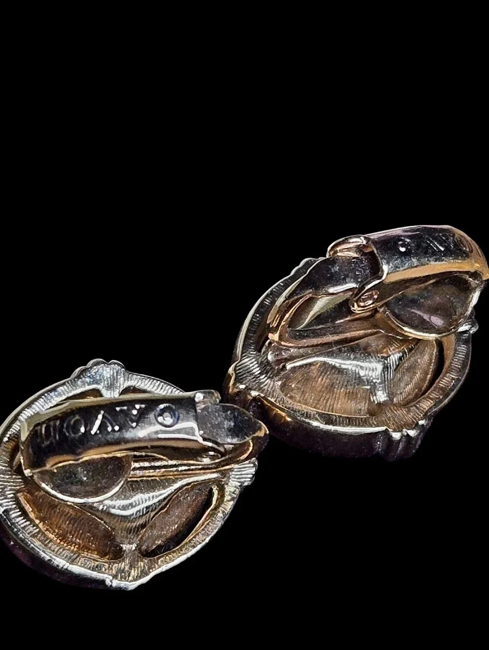Vintage Avon 1983 as part of the Allegro Collection clip earrings